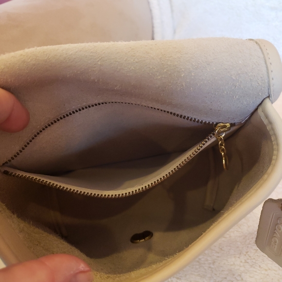 Coach Legacy Flap Companion Bag - Picture 4 of 7